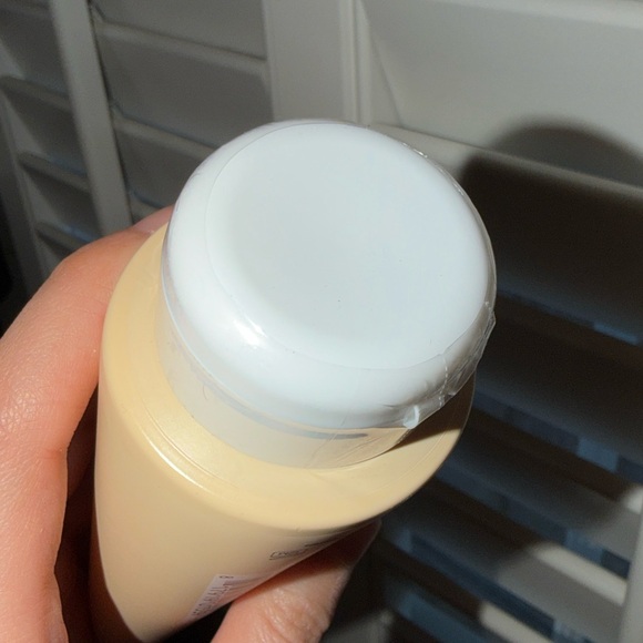 IT Cosmetics Confidence in a Cleanser - Picture 10 of 11